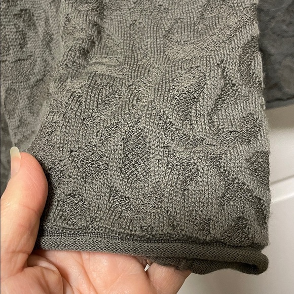 Armani Collezioni | Wool/Rayon Blend| Pullover |Gray/Green | Knit Sweater|Size L - Picture 8 of 14